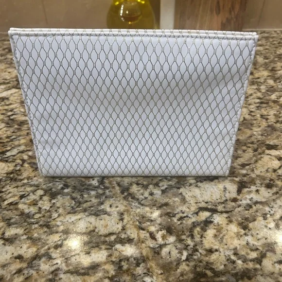 Yves Saint Laurent YSL Beaute Pouch white & gold faux leather Case toiletry Bag - Picture 2 of 6